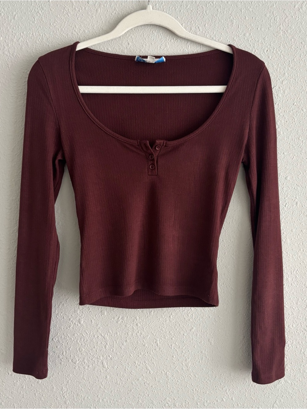 burgundy ribbed long sleeve crop top scoop neck xs fitted